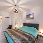 Apartment Center Parkview Free Parking *